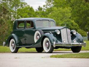 Packard Twelve Club Sedan 1936 года